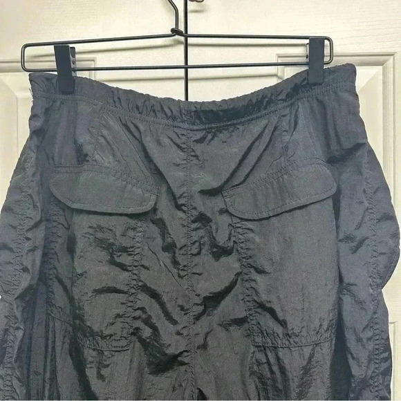 ARITZIA TNA Aviator Parachute pants size M - Picture 8 of 15